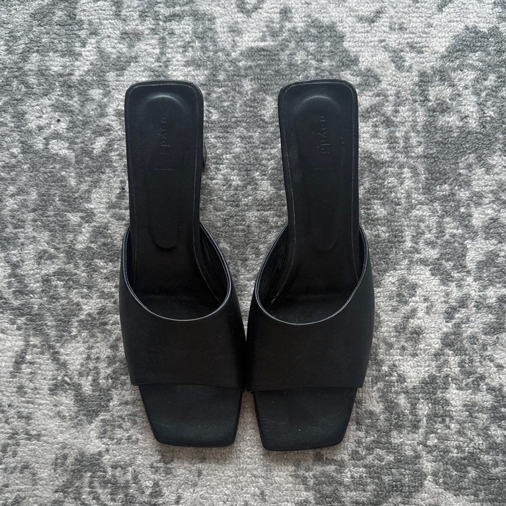 Aeyde Black Square-Toe Kitten Heels